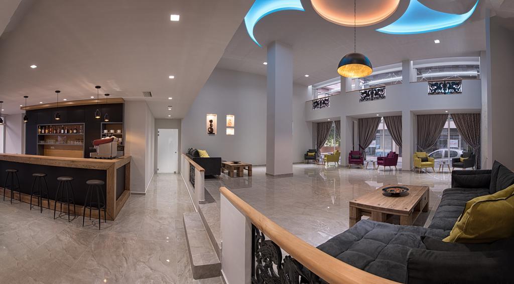 Irini Hotel Iraklion Buitenkant foto