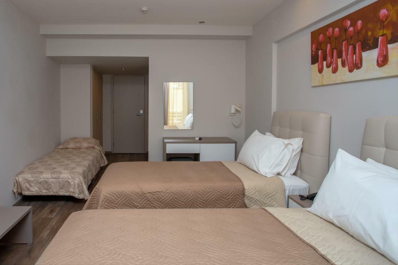 Irini Hotel Iraklion Buitenkant foto