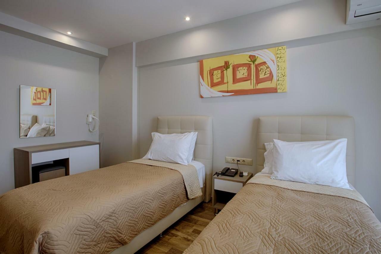 Irini Hotel Iraklion Buitenkant foto