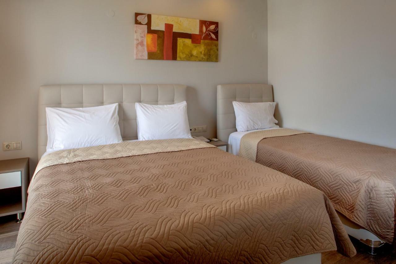 Irini Hotel Iraklion Buitenkant foto